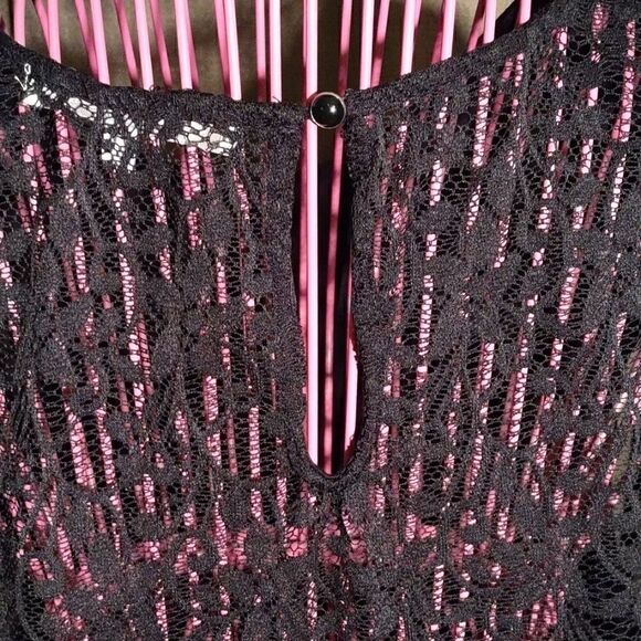 Daisy Fuentes Black Laced Back Blouse - Picture 6 of 8